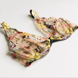 34DD Victoria’s Secret floral bra and panty set M